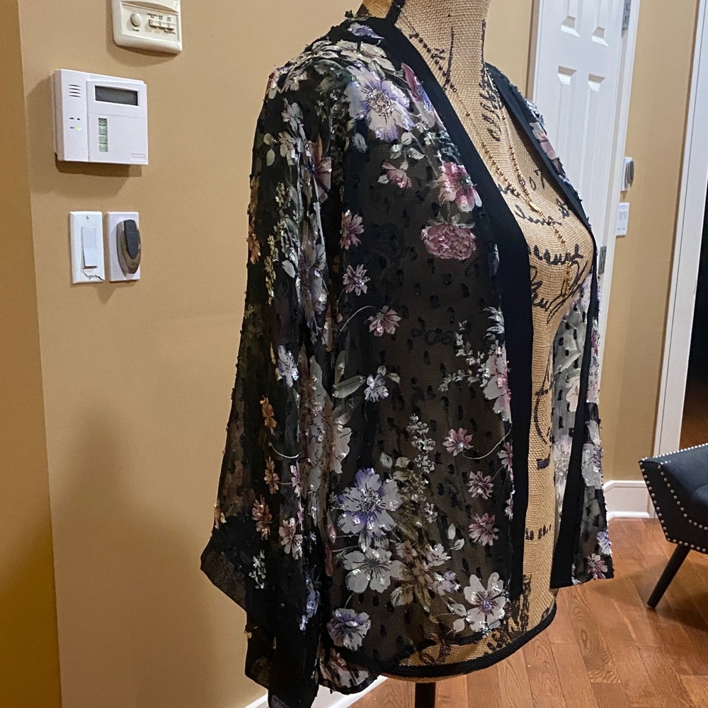Steve Madden Floral Sheer Kimono Cardigan. Fits Small-Medium.  NWOT - Picture 2 of 5